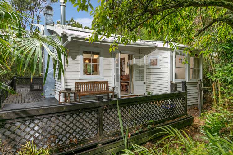 332 Huia Road Titirangi_16
