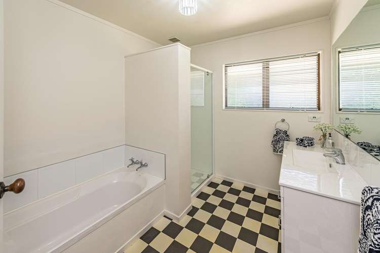 5 Linda Place St Johns Hill_12