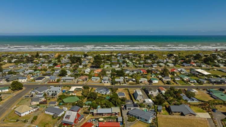 8 Taonui Street Waitarere Beach_26