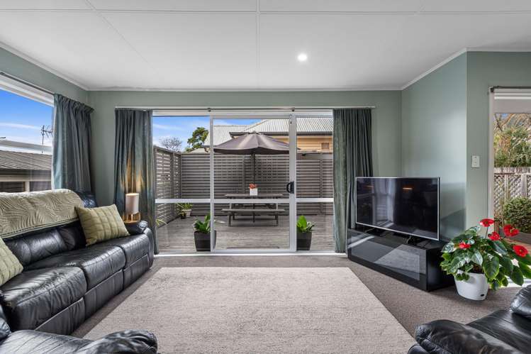 188A Kawai Street South_3