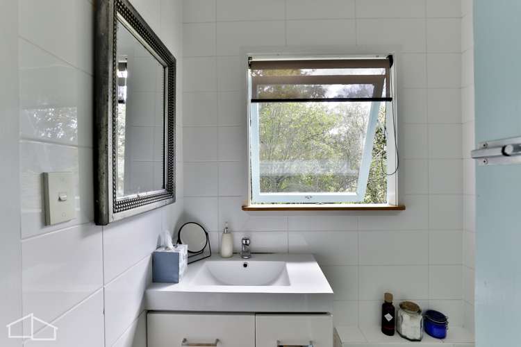 19 Landing Road Titirangi_28