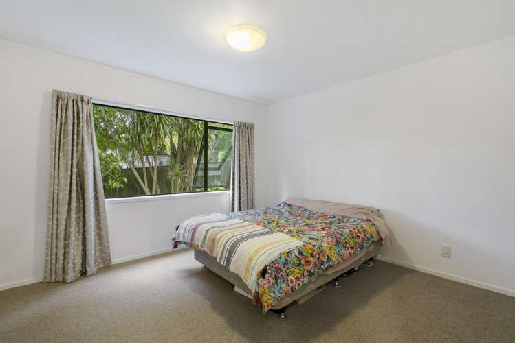 8 Rosecamp Road Beach Haven_11