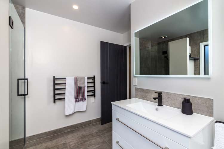 20 Boundary Road Waipahihi_14