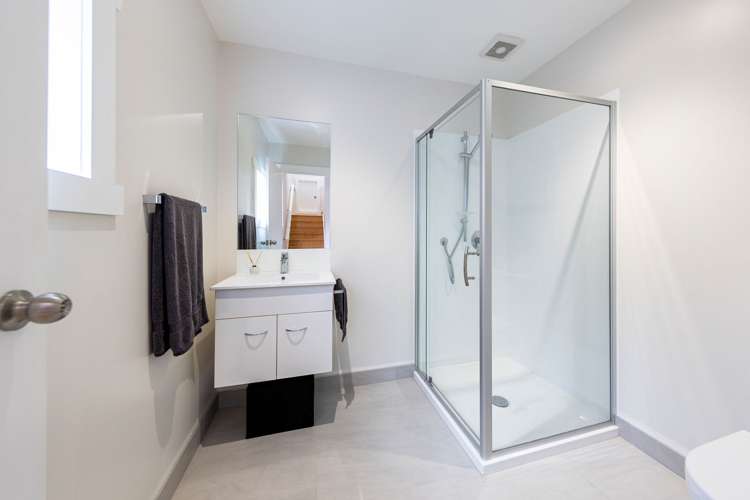 69 Pine Street Mount Eden_15