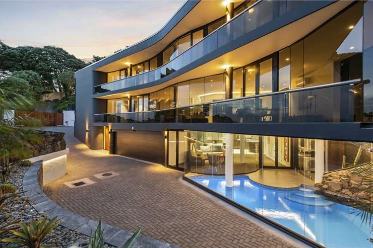 21 The Strand, in Takapuna, Auckland, is one of several beachfront homes to hit the market in recent months. Photo / Supplied