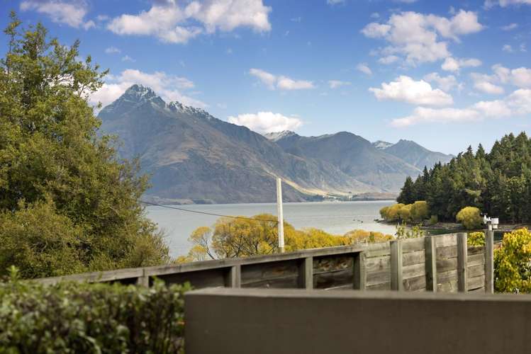 2/23 Adelaide Street Town Centre_15