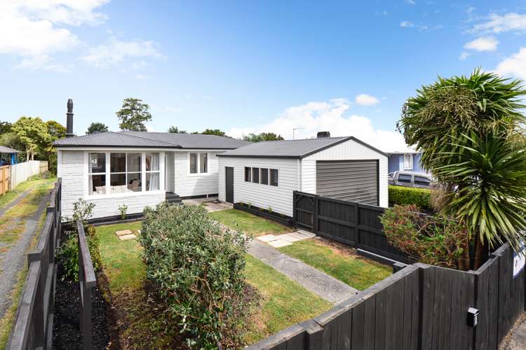 5 Morrison Crescent Glenview_14