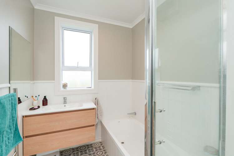 411 Flora Road East Makarewa_12