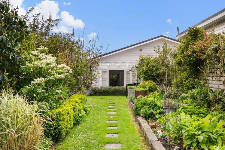 89 Nottingham Street Karori_19