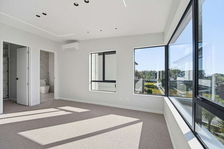 2/8 Park Rise Campbells Bay_11