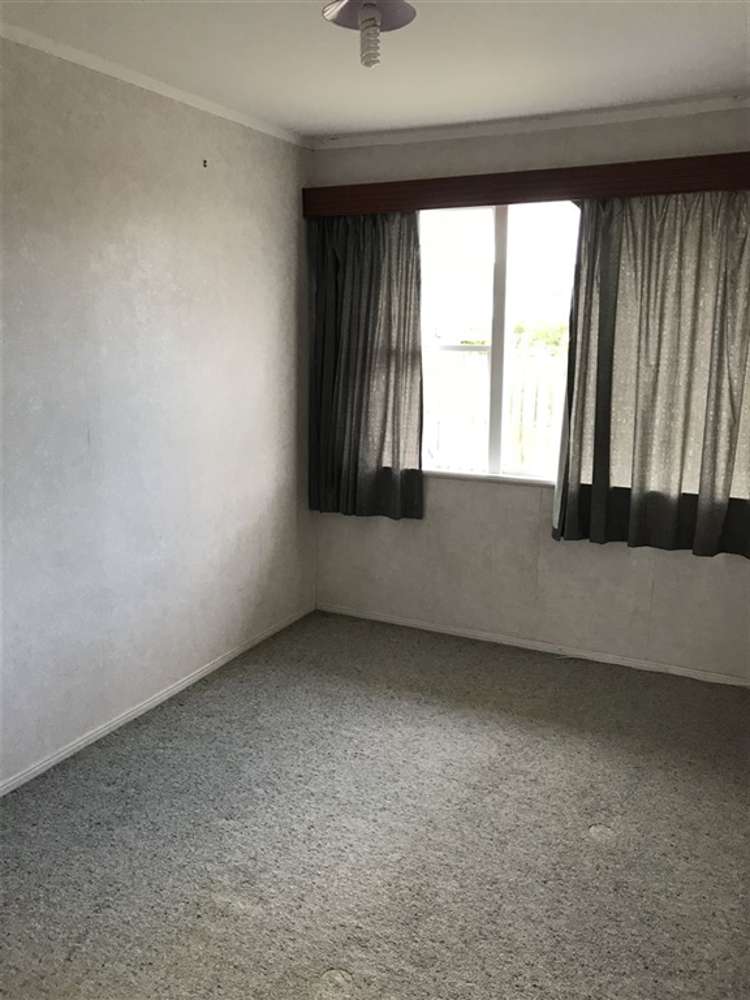 1/11 Sea Spray Drive Bucklands Beach_13