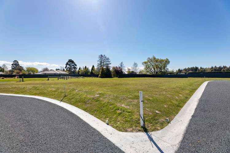 Constitution Avenue Milton_9