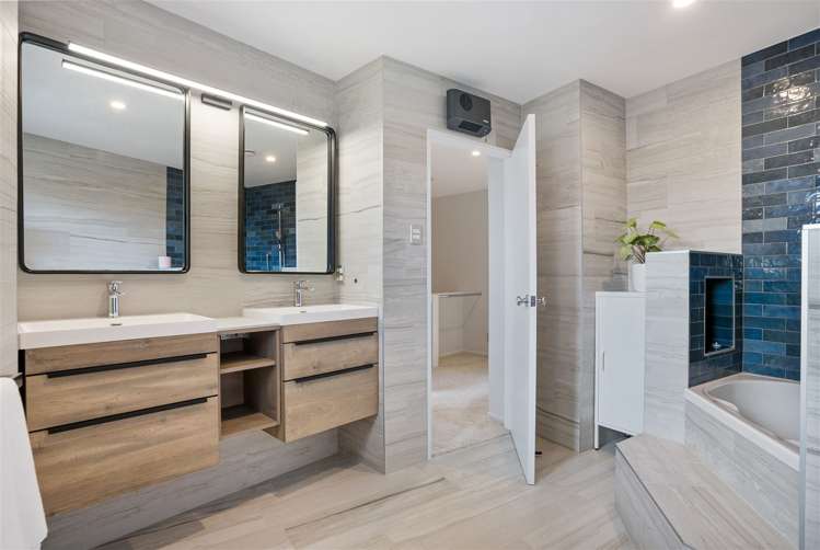 2/2 Armoy Drive East Tamaki_12