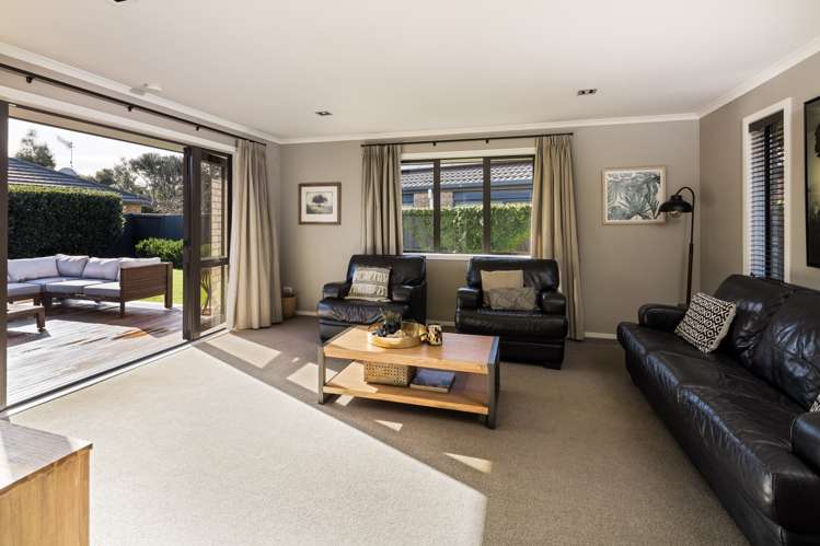 5 Ashington Grove Huntington_6