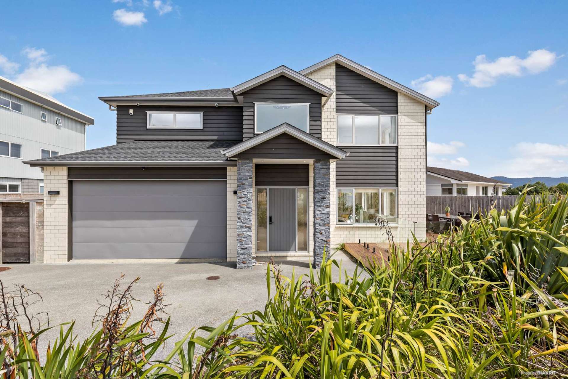 69 Bordeaux Parade Te Atatu South_0