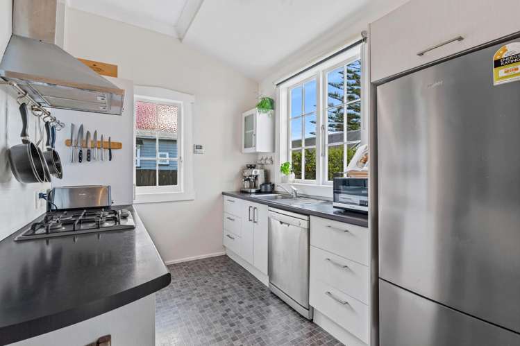 5 Rewa Street New Lynn_13