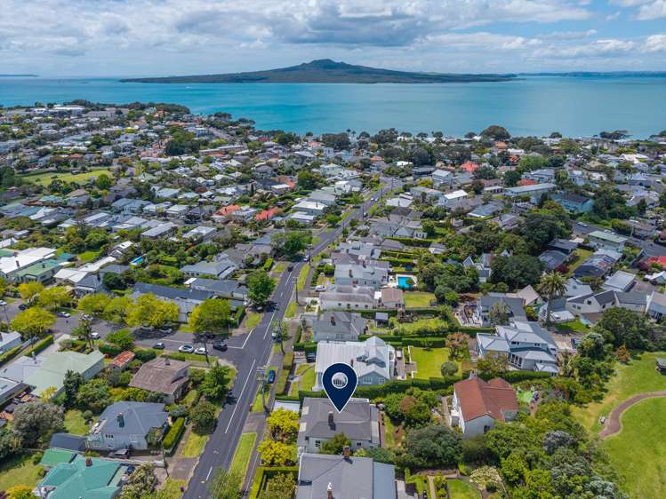 38 Albert Road Devonport_32