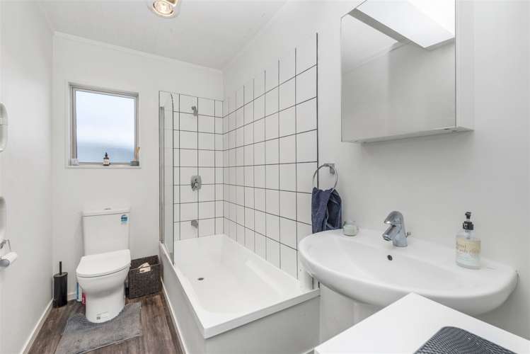 1042a Great North Road Point Chevalier_7