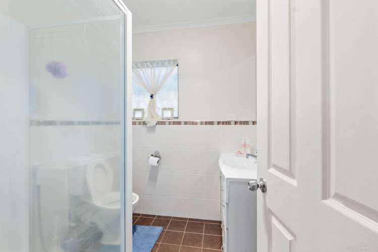 16 Lilybank Crescent East Tamaki_4
