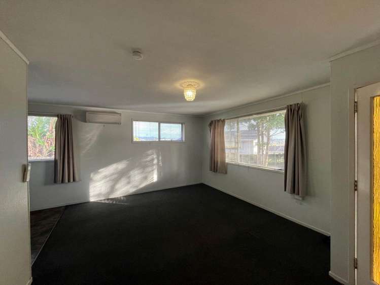 1/7 Seakens Way Glen Eden_11
