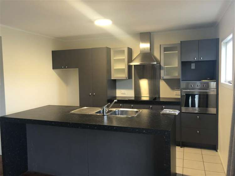 276 Knowles Street 1481_4