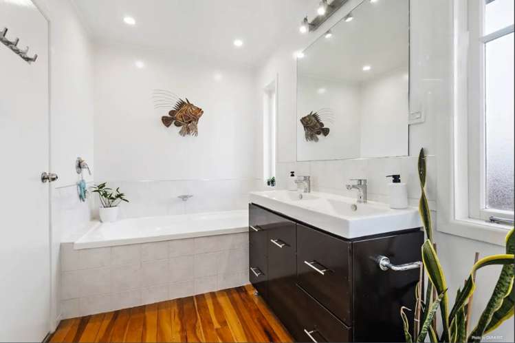 5 Karamu Street Te Atatu Peninsula_11