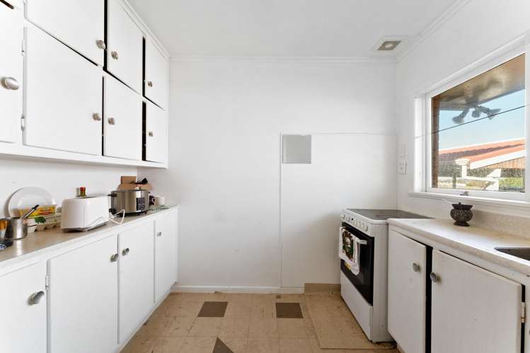 1 Marsh Avenue Forrest Hill_18