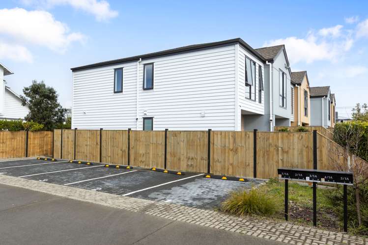 1/1a Royal View Road Te Atatu South_23