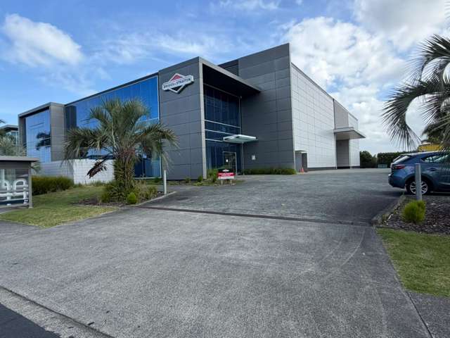 1,890 sqm Trophy Industrial HQ