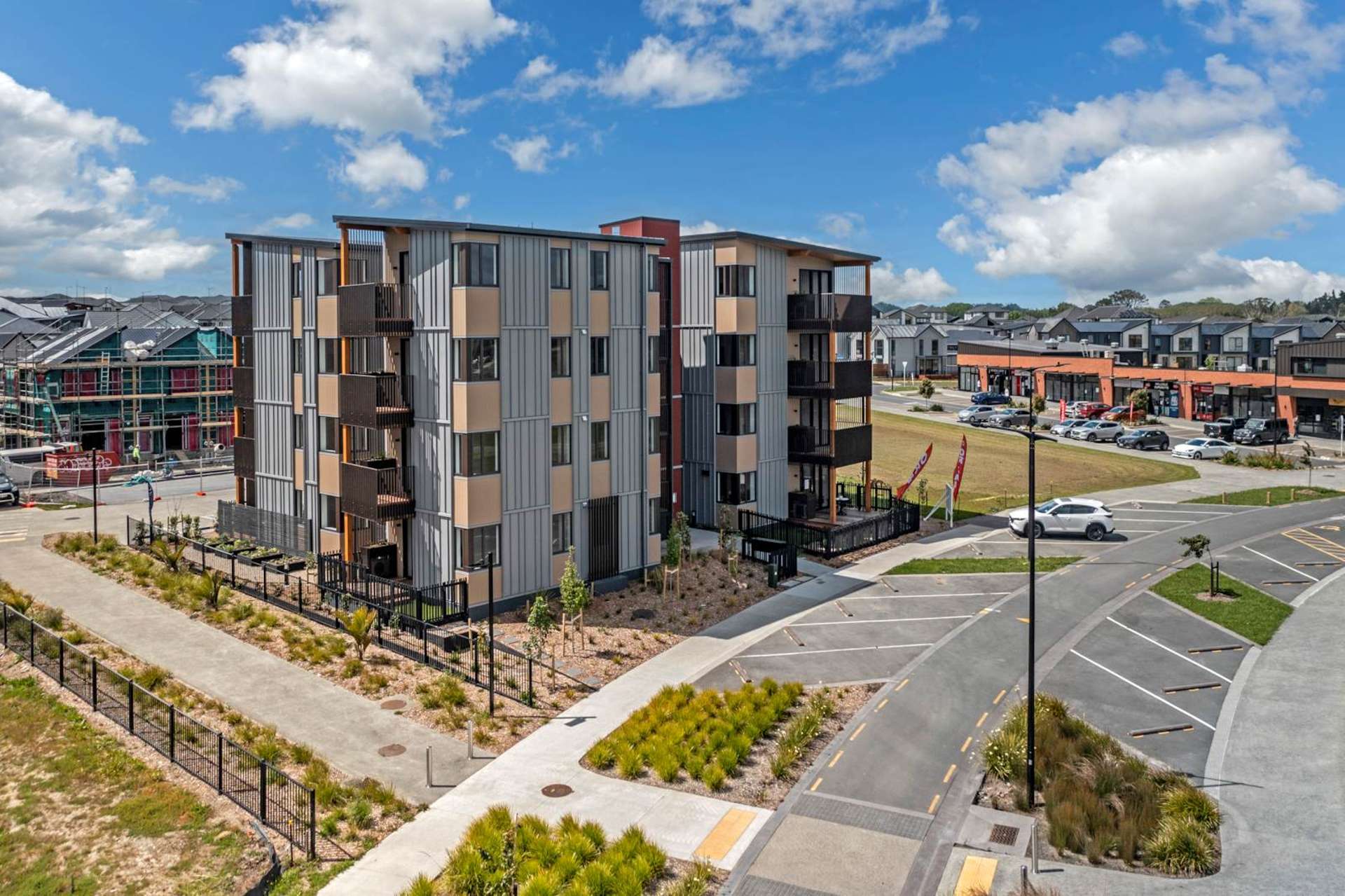 8/40 Waiparaheka Drive Wainui_0