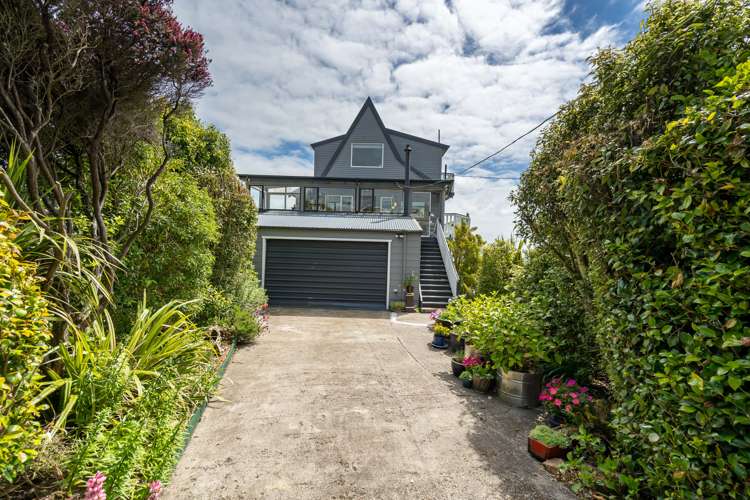 10 Rimu Street Kaka Point_17