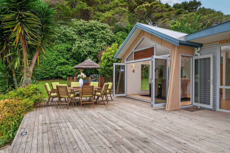 1 Ohakana Is Whakatane Surrounds_28