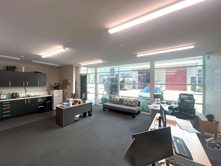 J/61 Hugo Johnston Drive Penrose_1