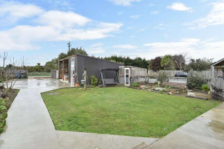 27 Kings Avenue Waikuku Beach_18
