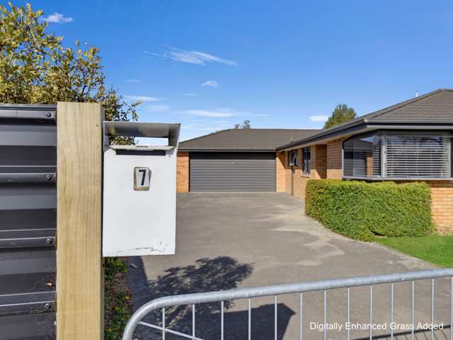 3-Bay Shed In The Centre of Town!