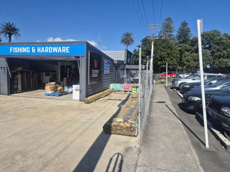 1 Wallis Street Raglan_8