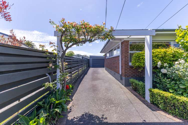 5 Tudor Crescent Chedworth_32