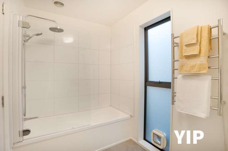 19 Lacebark Lane Woodridge_16