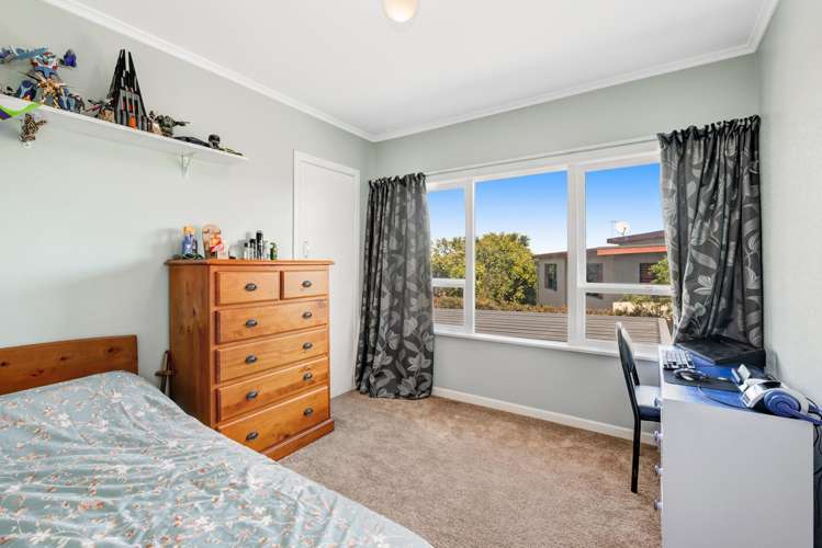 2/83a Pupuke Road Northcote_12