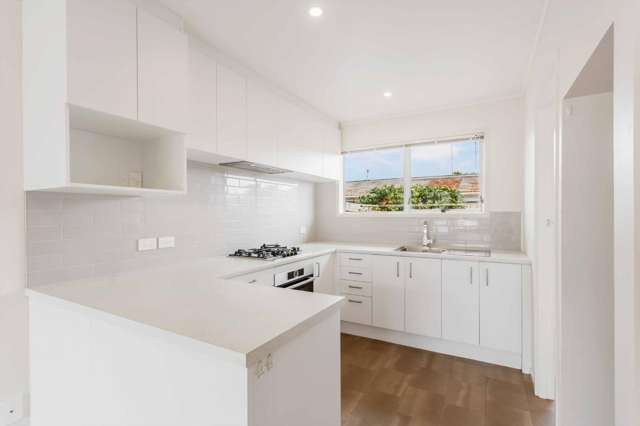 2/5 Sylvan Crescent Te Atatu South_4
