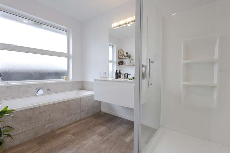 7 Pine Tree Road Hokitika_16