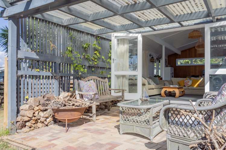 61 Clark Road Pahurehure_8