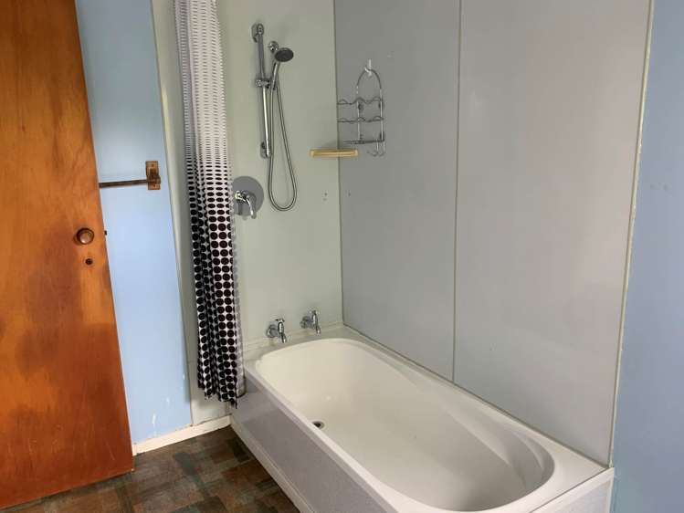 12 Win Grove Hatfields Beach_7