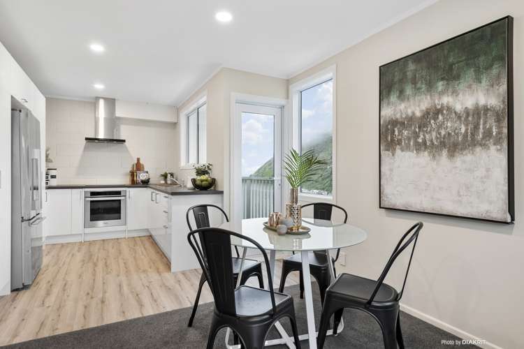 3/6 Robertson Street Owhiro Bay_3