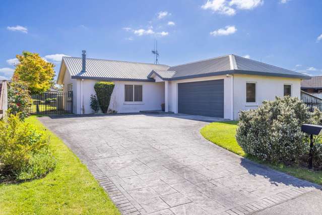 PRIME SAINT ANDREWS LOCATION!