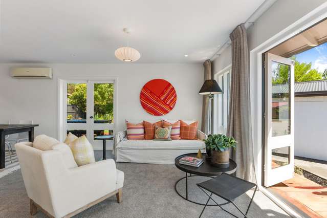 10 Esher Place Saint Martins_4