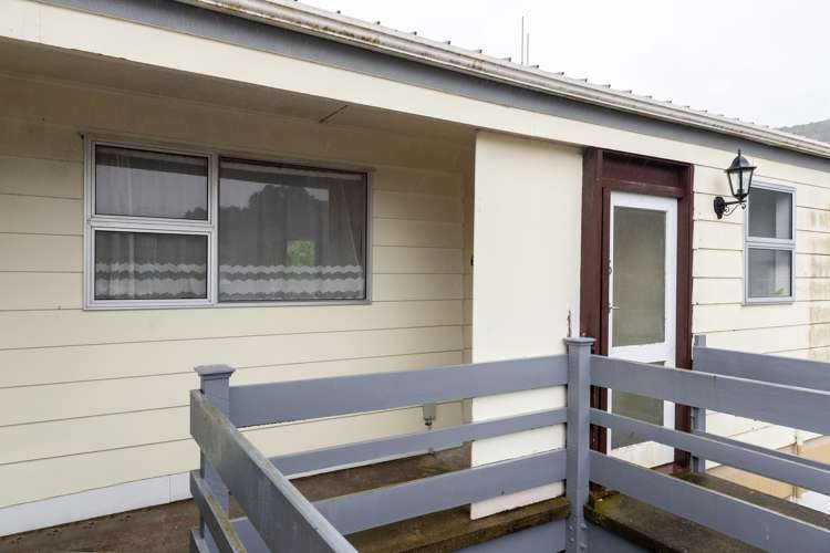 6/154 Whites Line East Waiwhetu_9