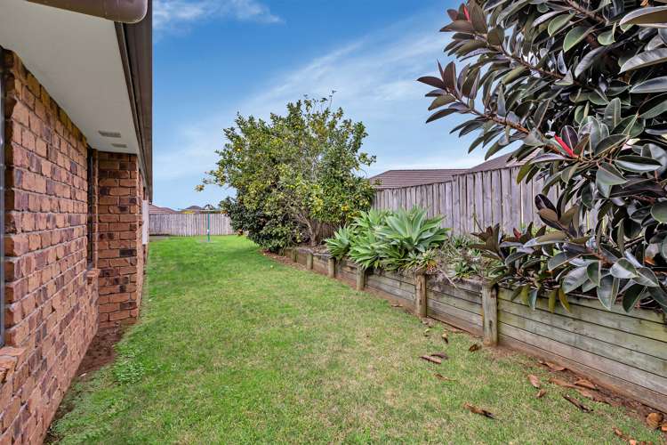 18 Conifer Grove Kamo_15