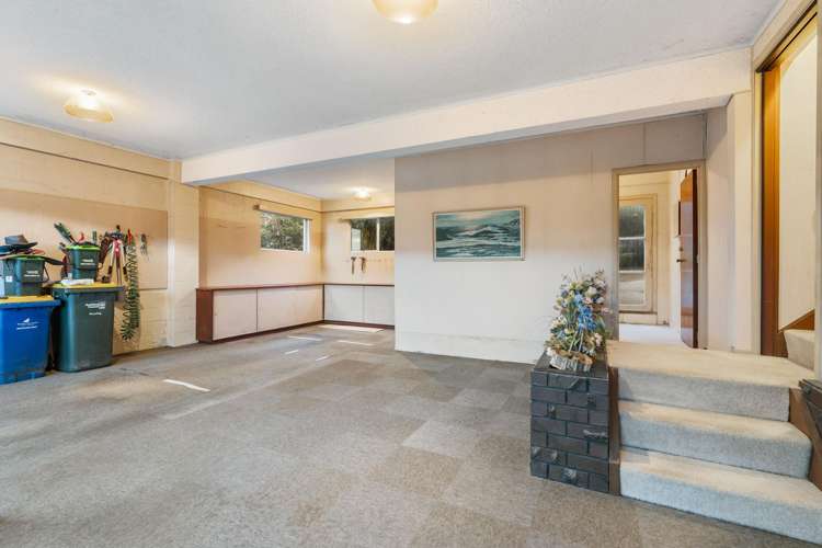 32 Triangle Road Massey_24