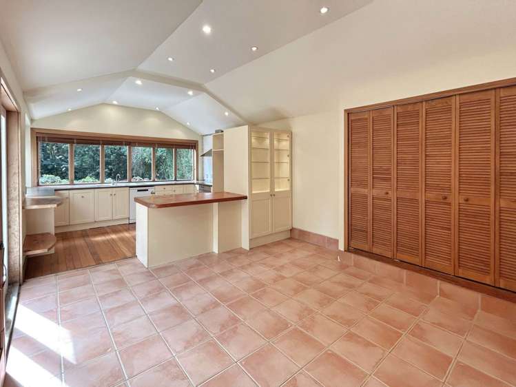 182 Woodlands Park Road Titirangi_9